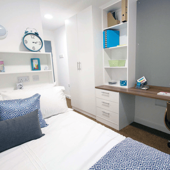 Silver En Suite - Image 1